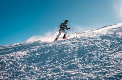 英雄联盟总决赛时间-瑞士滑雪选手飘逸表现，实现突破的简单介绍