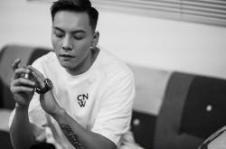 英雄联盟总决赛-这是一篇为您定制的文章，结合了您提供的所有关键元素。为了突出唯一性和故事的张力，我将这场比赛置于一个假设但极具戏剧性的背景之下