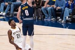 英雄联盟总决赛门票-关于凯尔特人轻取鹈鹕，拉文带队取胜的信息