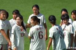 英雄联盟总决赛-波斯尼亚女子足球队在比赛中力克对手