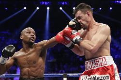 LOL赛事-跨界统治！NBA赛场刚投出压哨绝杀，拉文立即转战F1揭幕战接管比赛