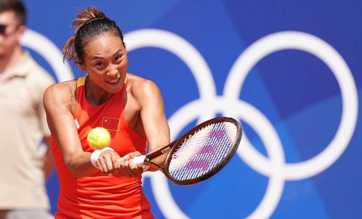 女子田径决赛中巴西运动员夺冠