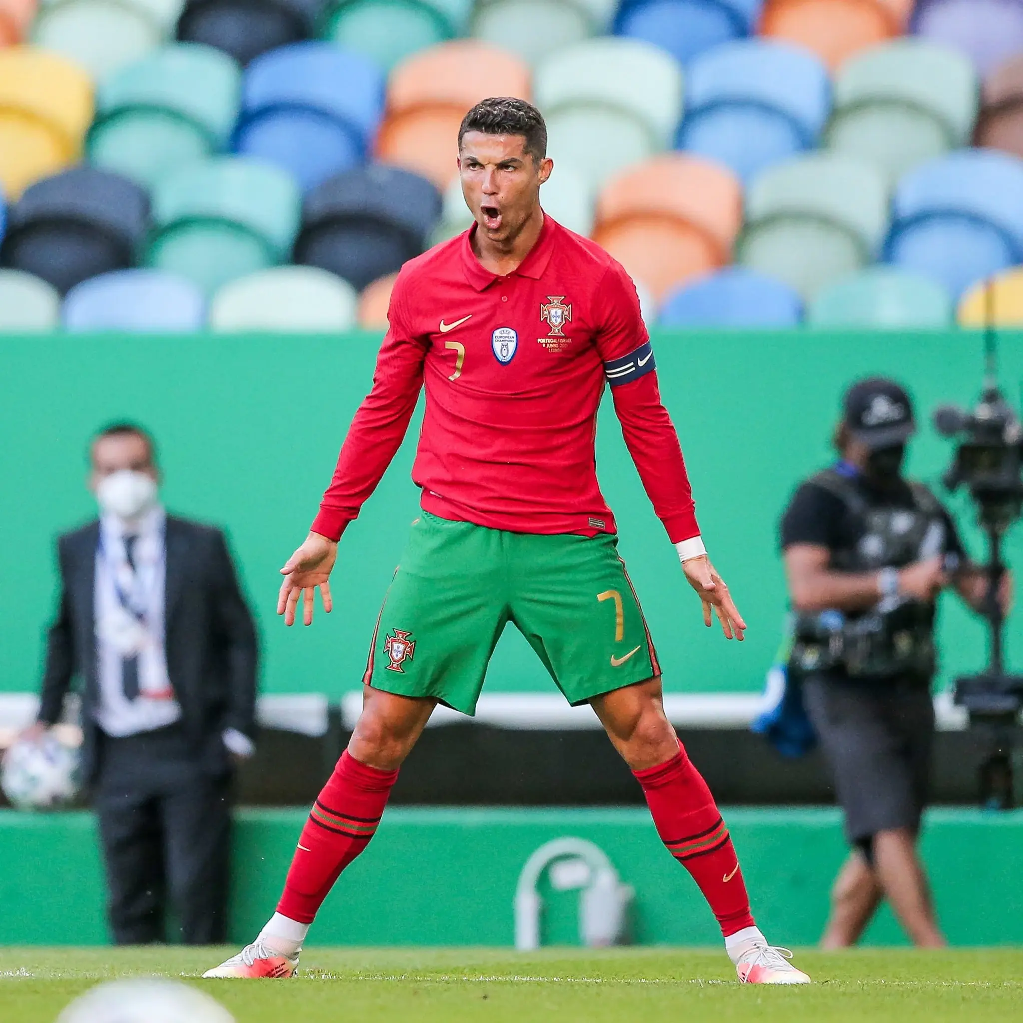 包含巴塞罗那大胜利物浦,梅西再献戏码的词条 包含巴塞罗那大胜利物浦,梅西再献戏码的词条