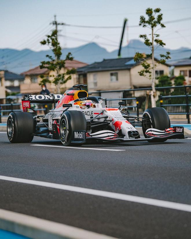 包含红牛二队碾压梅赛德斯,佩雷兹惊艳四座的词条 包含红牛二队碾压梅赛德斯,佩雷兹惊艳四座的词条