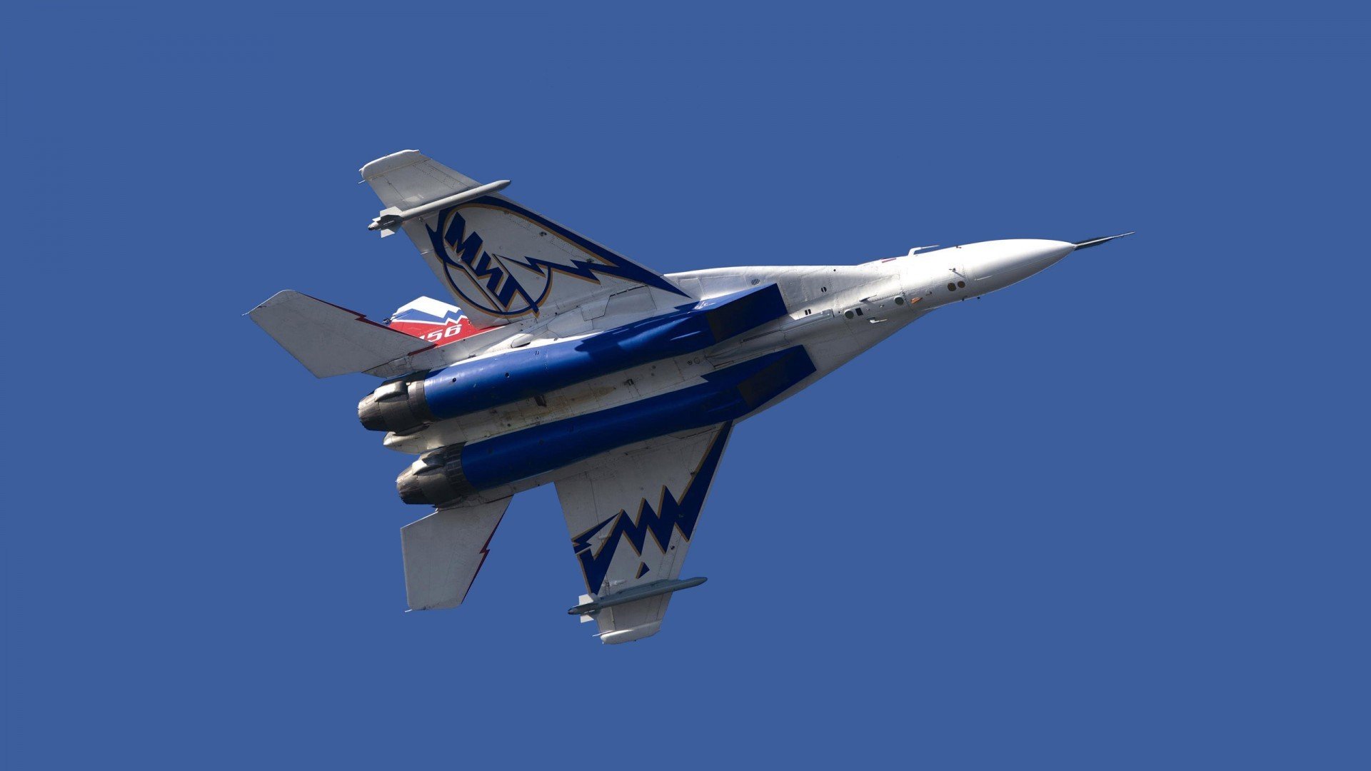 维京战斧劈开斗牛士，伊萨克在美加墨的海盗王加冕礼