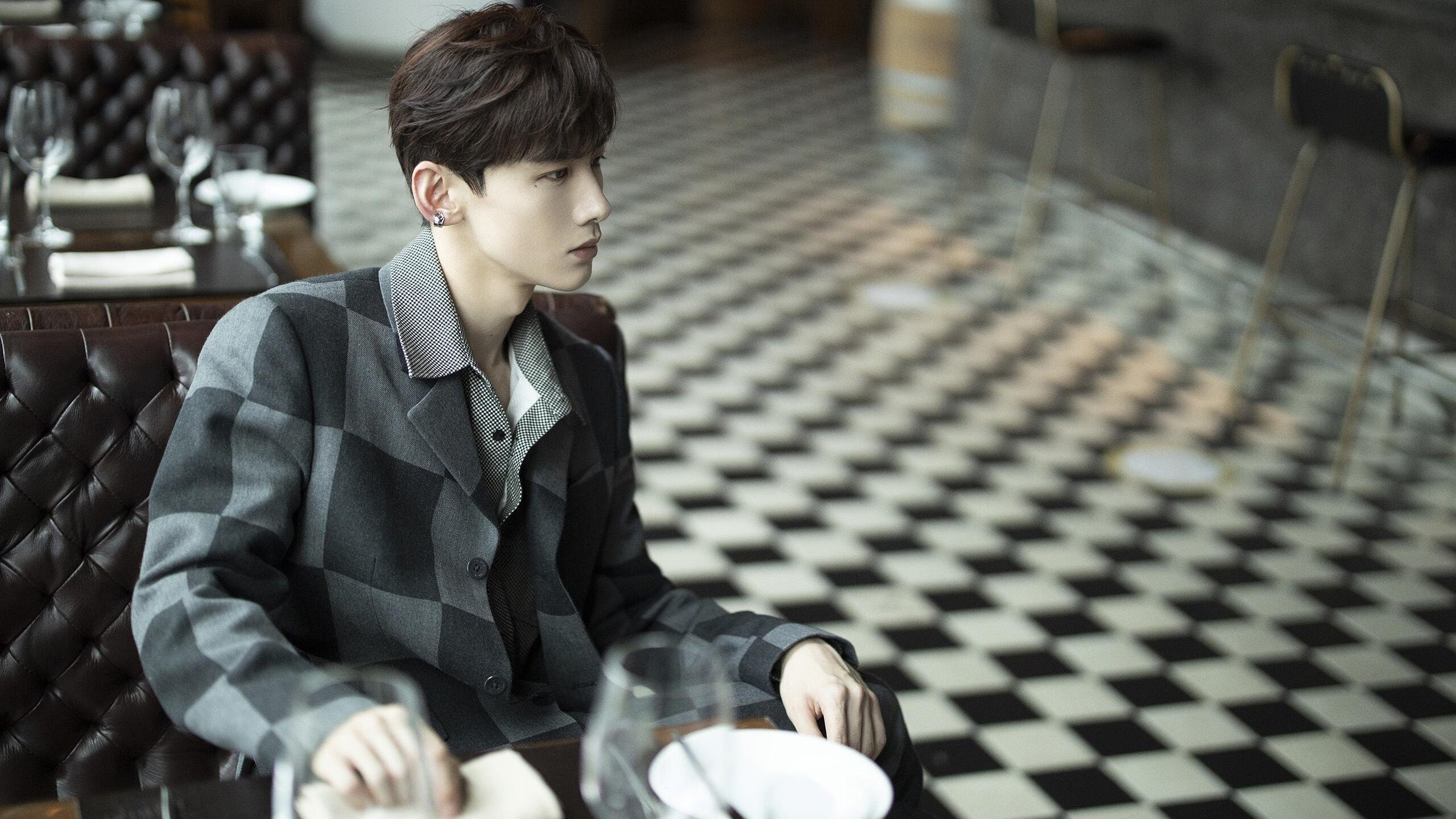 绿茵场的哲思，从国家德比的华丽交响到希腊压制巴拉圭的严密乐章